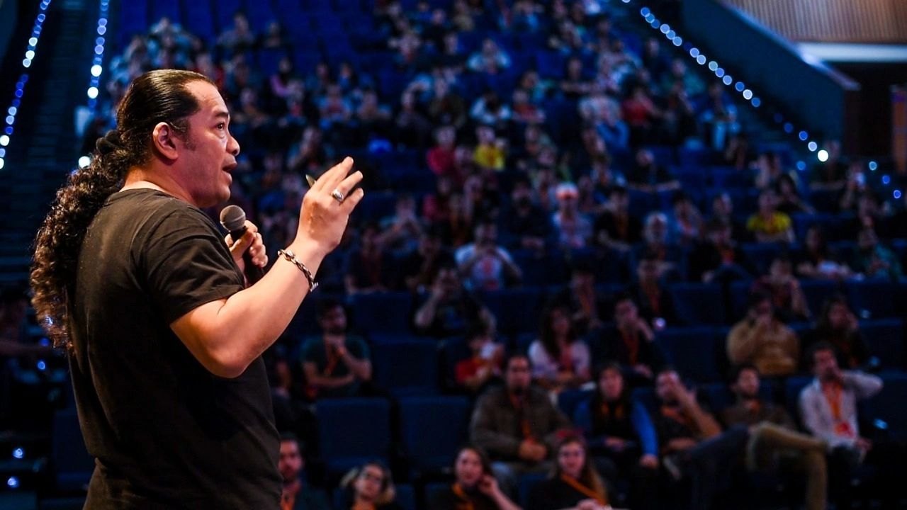 Monte Singman speaking at EVA, Córdoba, Argentina